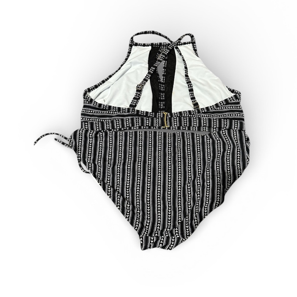 Time & true Black and White Patterned women’s 2pcs Swimsuit size XL - Picture 4 of 6